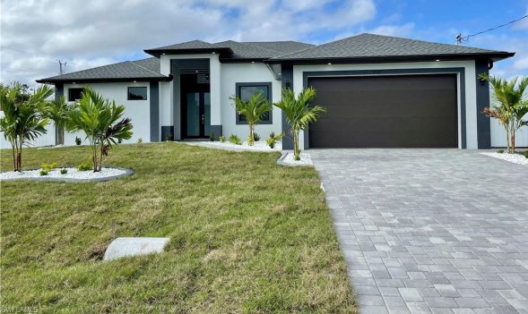 Einzigartige Villa - Neubau in Cape Coral