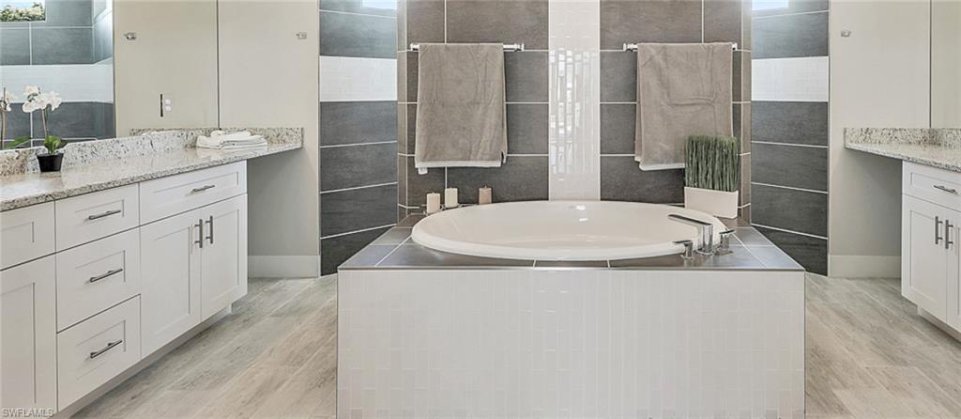 Luxury pool home with Gulf access - Neubau direkt am Golf - Hinz Real